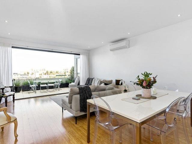 Apartment for rent in St Kilda, Melbourne
