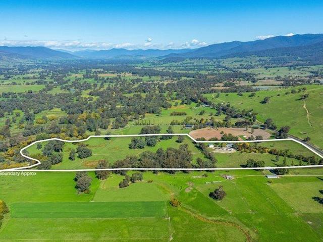 Cottage for sale in Kergunyah, Victoria