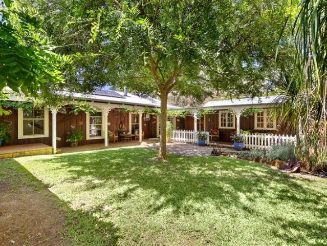 Cottage for sale in Jarrahdale, Western Australia