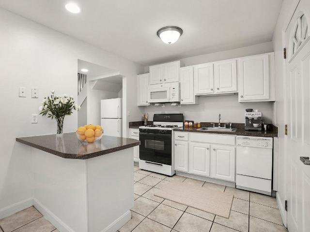 Apartment for rent in Bristol, Massachusetts