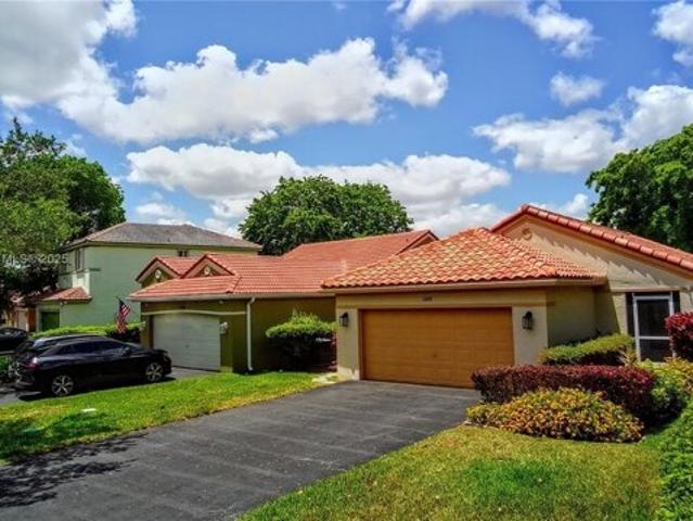 House for sale in Weston
