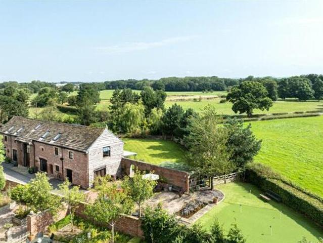 House for sale in Moss Rose, Macclesfield