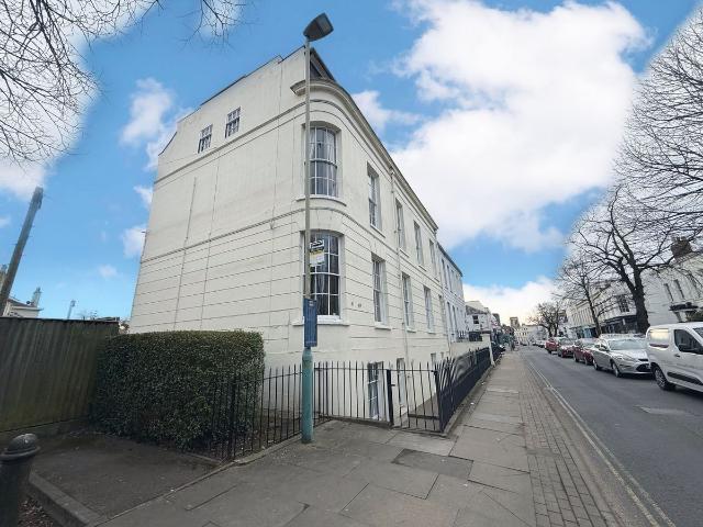 Apartment for rent in Golden Valley, Gloucestershire