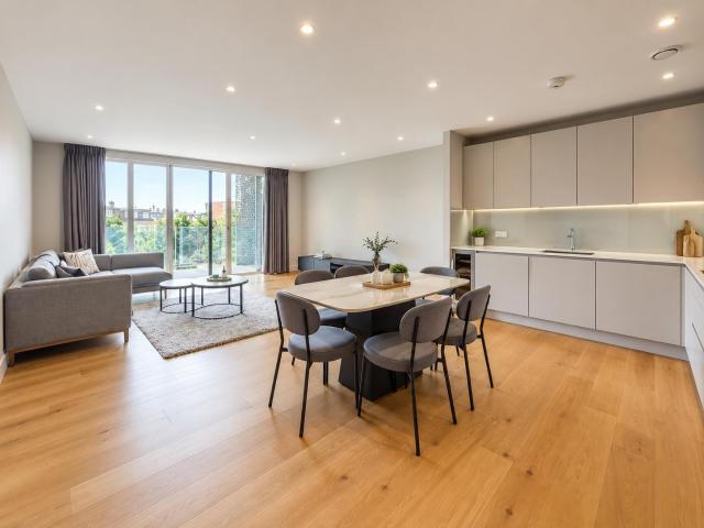 Apartment for rent in Whetstone, Oakleigh Park
