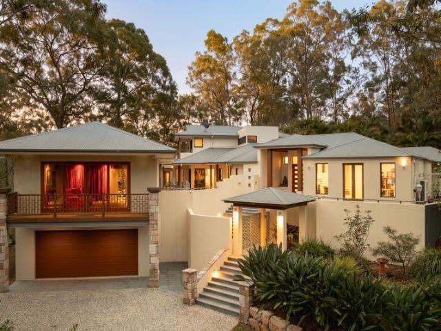Cottage for sale in Pullenvale, Greater Brisbane