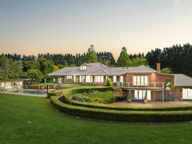 Cottage for sale in Waurn Ponds, Geelong