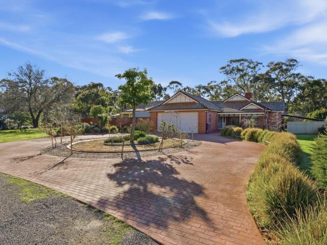 House for sale in Peechelba, Victoria