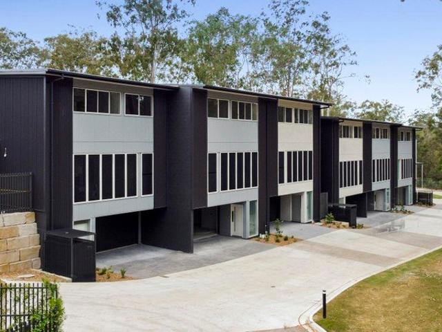 Townhouse for sale in Kenmore, Greater Brisbane