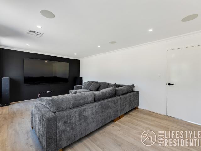 House for sale in Woodridge, Western Australia