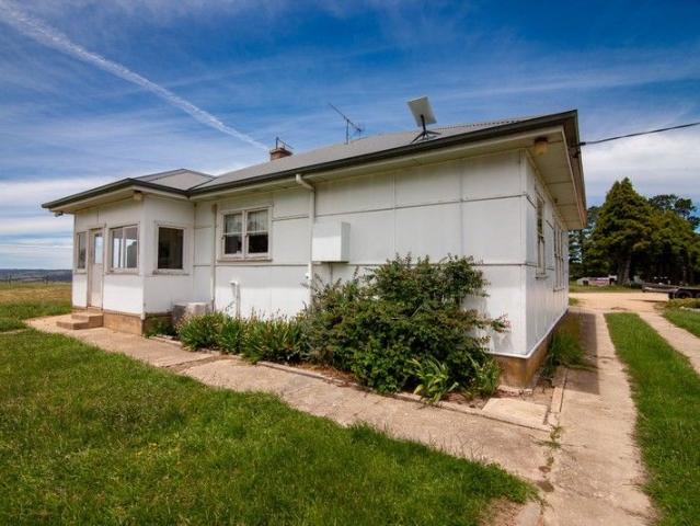 Cottage for sale in Crookwell, New South Wales
