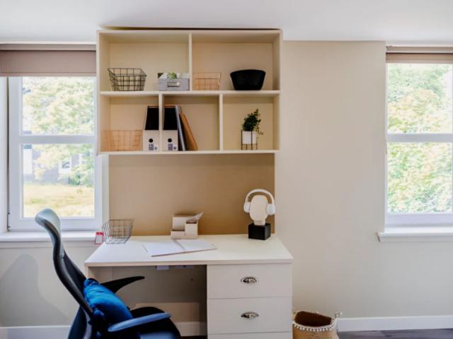 Studio for rent in West End, Scotland