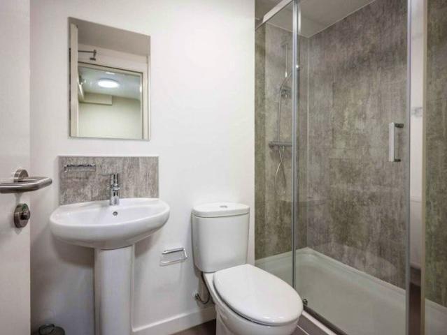 Studio for rent in West End, Scotland
