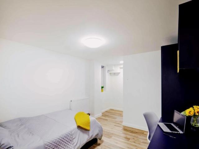 Studio for rent in St Ann's, Haddon