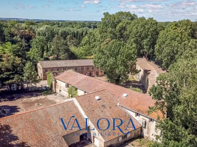 Bureau vente à Nîmes