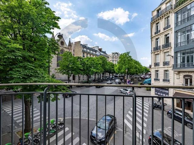 Bureau vente à Paris