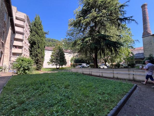 Bureau vente à Vienne