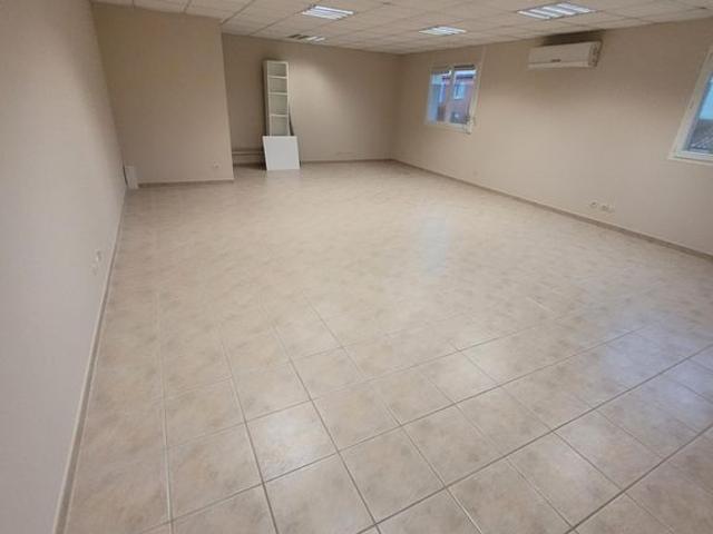 Bureau location à Arrondissement de Toulon, Cuers