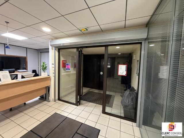 Bureau vente à Mont-Saint-Aignan, Seine-Maritime