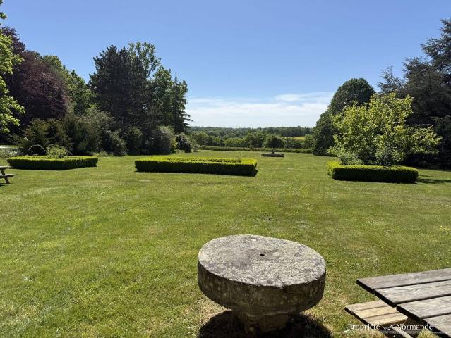 Château vente à Bernay, Le Bec-hellouin