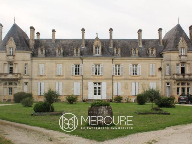 Château vente à Saintes