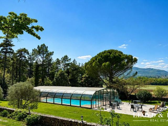 Château vente à Chomérac, Ardèche