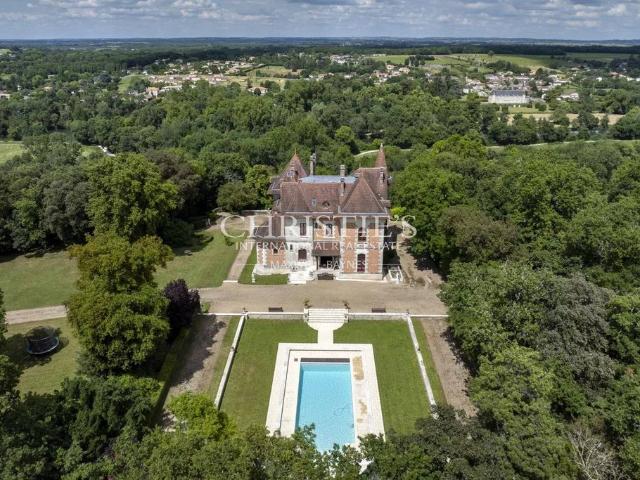 Château vente à Cognac