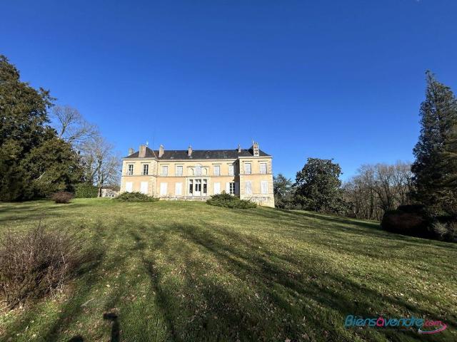 Château vente à Poitiers