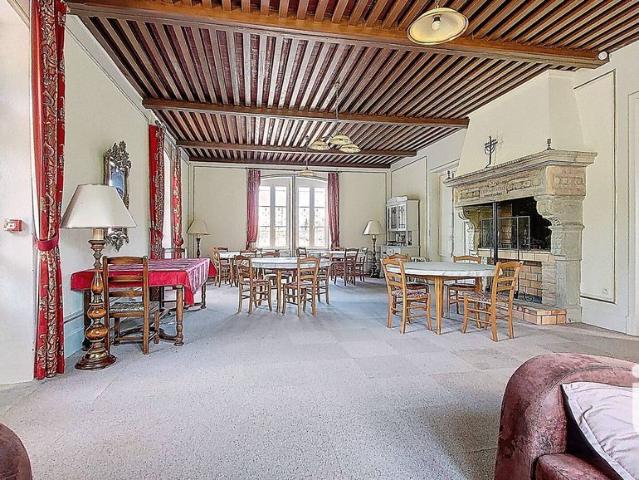 Château vente à Dole, Pagney