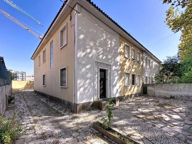 Casa venda em Bairro de Santa Cruz de Benfica, Lisboa