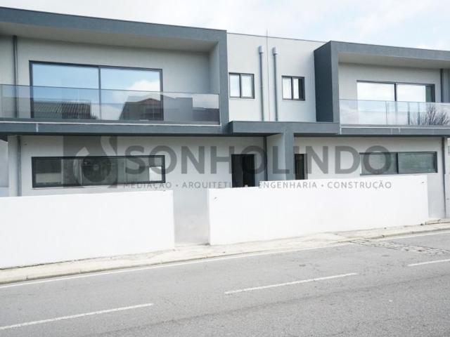 Casa venda em Maia, Gueifães