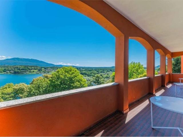 Villa Indipendente in vendita a Case Nuove, Ispra