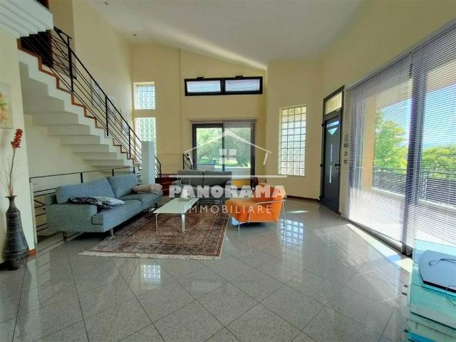 Villa Indipendente in vendita a Coriano, Reggio Emilia