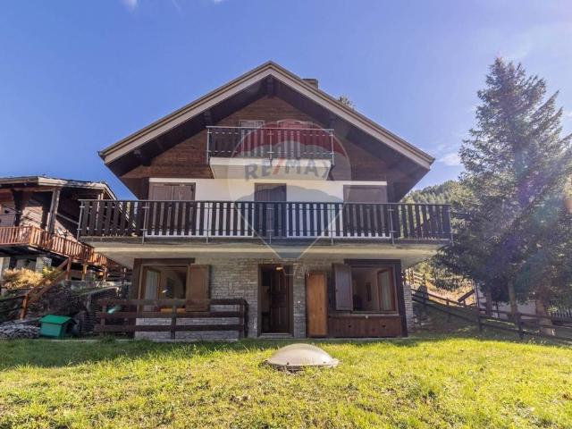 Villa Indipendente in vendita a Cheperon, Valtournenche