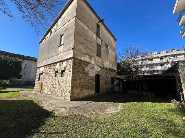Villa Indipendente in vendita a Baronissi, Salerno