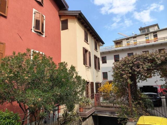 Villa Indipendente in vendita a Territorio Val d'Adige, Trento