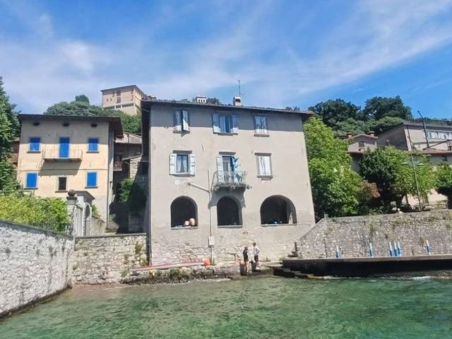 Villa Indipendente in vendita a Comunità montana del Sebino bresciano, Monte Isola