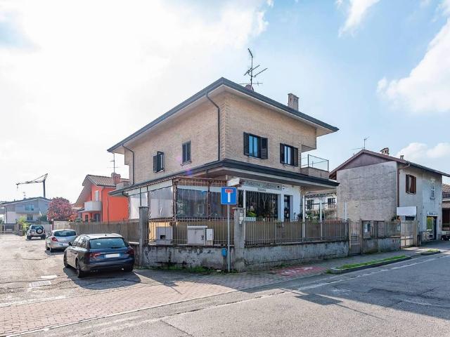 Villa Indipendente in vendita a Pagliera, Lainate