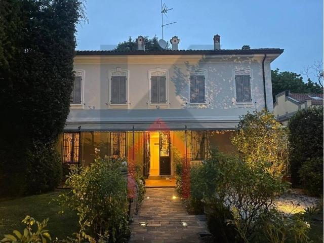 Villa Indipendente in vendita a Unione di Comuni della Romagna Forlivese, Quattro