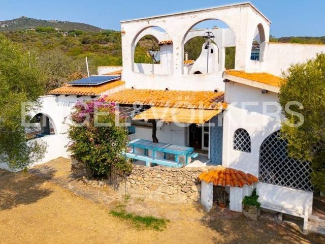 Villa Indipendente in vendita a San Pantaleo, Sardigna/Sardegna