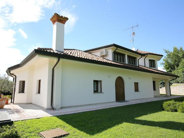 Villa Indipendente in vendita a Fagagna, Friuli-Venezia Giulia