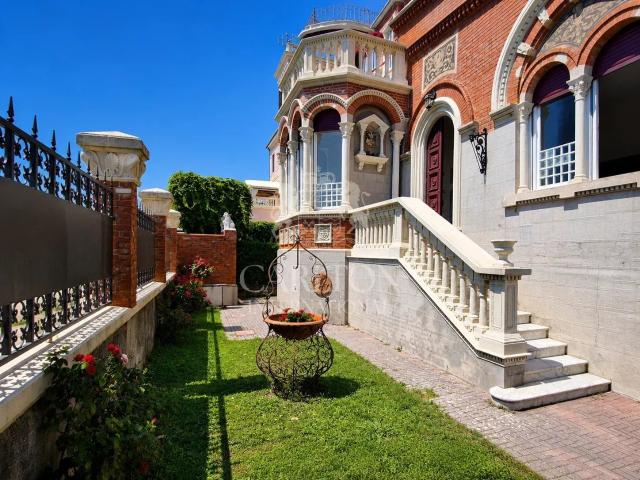 Casa in vendita a Marina di Massa, Marina Di Massa