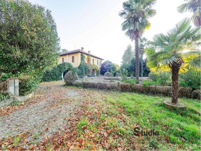 Villa Indipendente in vendita a Bulciago, Lombardia
