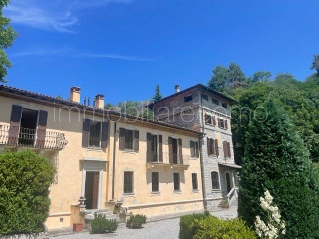 Villa Indipendente in vendita a San Fermo Della Battaglia, Lombardia