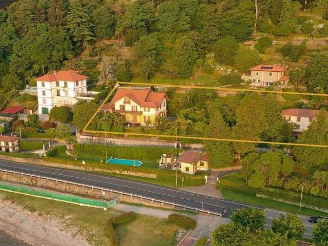 Villa Indipendente in vendita a Meina, Novara