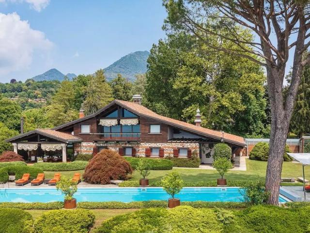 Villa Indipendente in vendita a Comunità Montana Valli del Verbano, Laveno Mombello