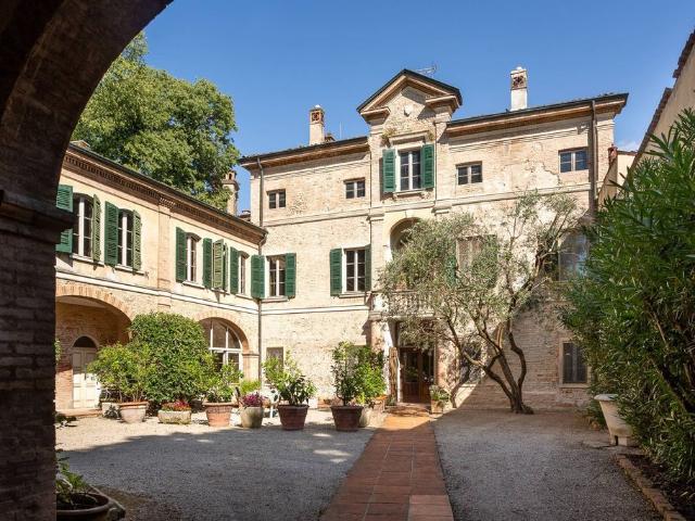 Villa Indipendente in vendita a Castiglione Delle Stiviere, Lombardia