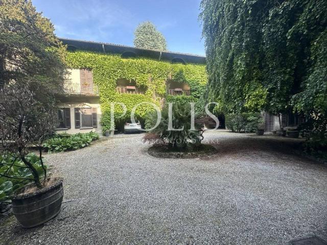 Villa Indipendente in vendita a Alzate Brianza, Lombardia