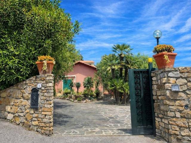 Villa Indipendente in vendita a Capo Mimosa, Cervo