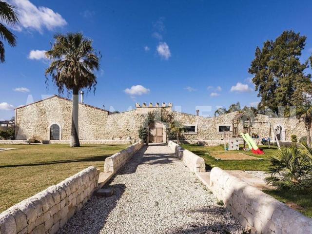 Villa Indipendente in vendita a Comiso, Sicilia