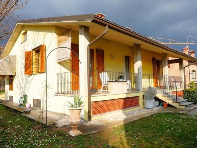 Villa Indipendente in vendita a Carvico, Lombardia